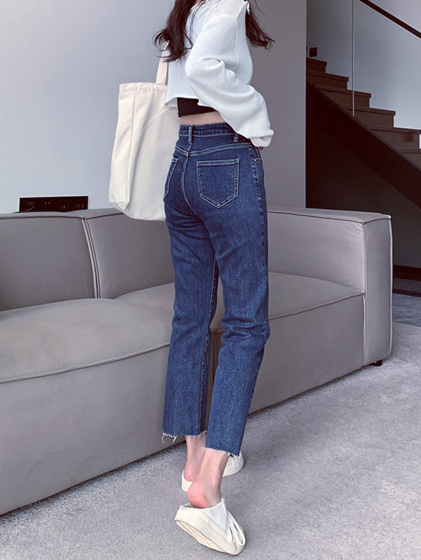 Why Cropped Jeans Are Still Popular