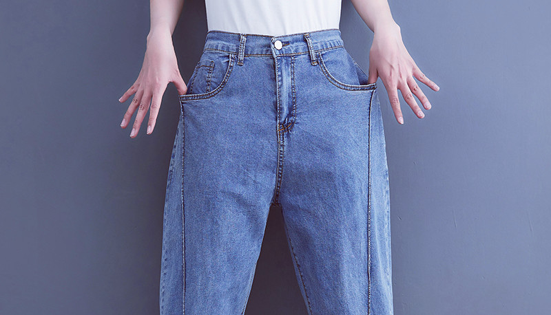 Are Mom Jeans Back In Style In