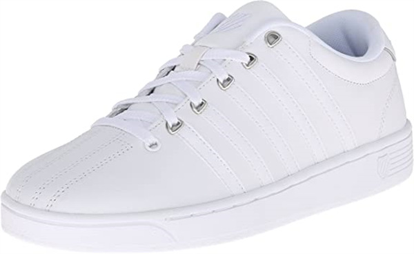 Are White Tennis Shoes In Style