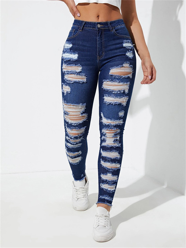 Are Distressed Jeans Still in Style 
