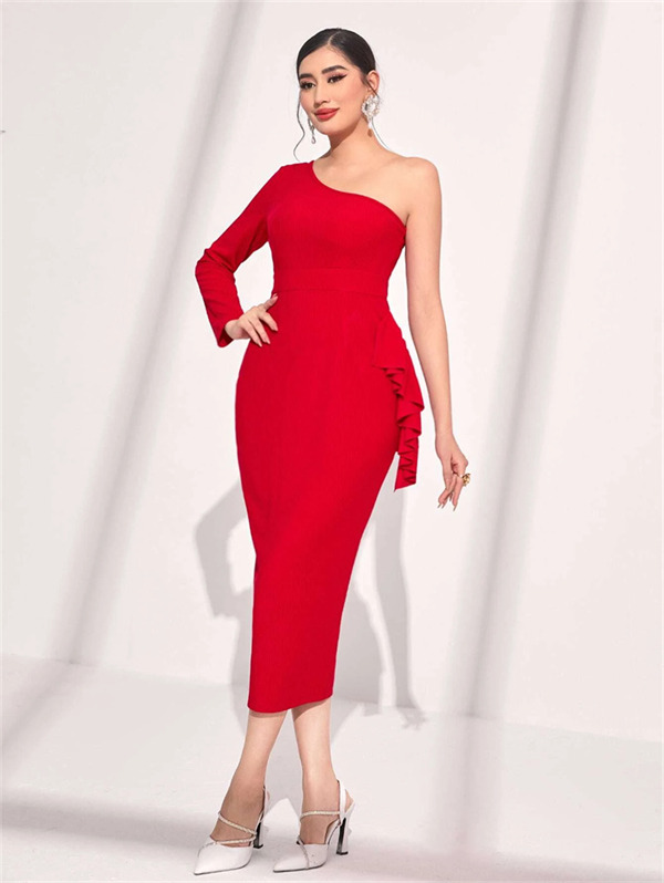 Are One-shoulder Dresses in Style 
