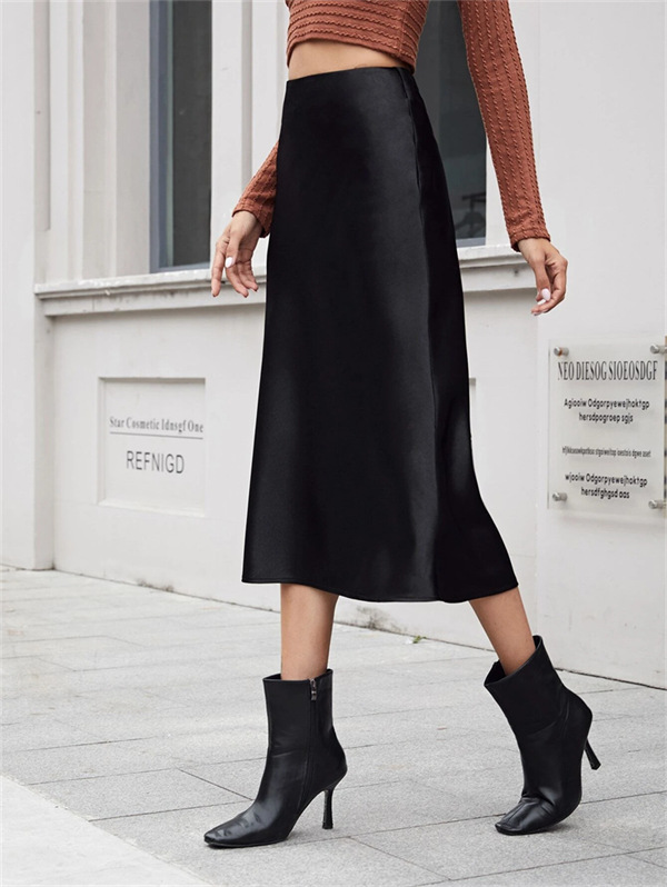 Are Midi Skirts in Style